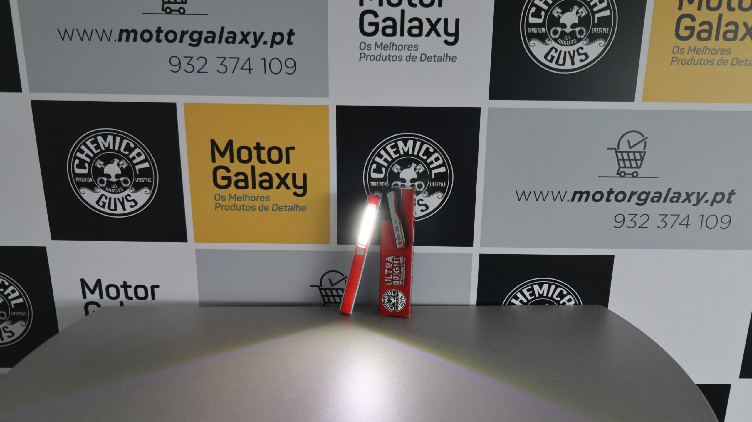 Motorgalaxy.pt chemicalguys eqp401-chemicalguys-ultra-bright-inspection-light 5 Ultra Bright Rechargeable Detailing Inspection Dual Light - Image 1