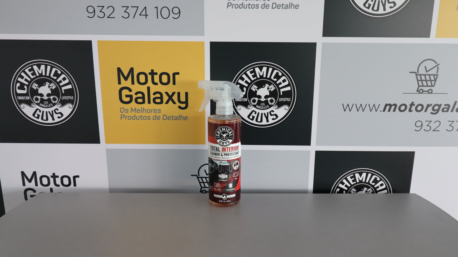 TOTAL INTERIOR CLEANER BLACK CHERRY SCENTED Total Interior Cleaner Black Cherry Scented - Image 1