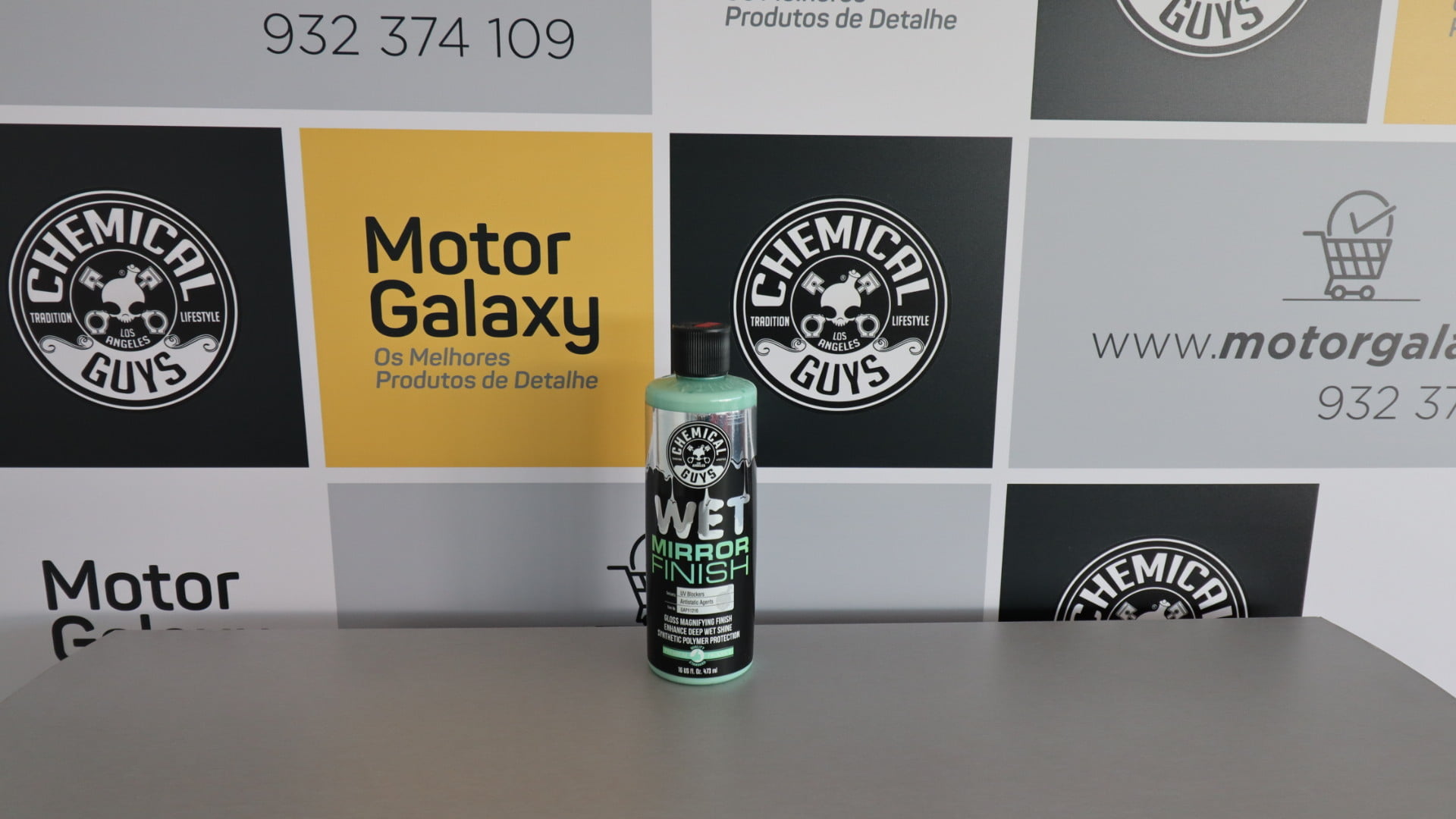 WET MIRROR GLAZE FINISH Wet Mirror Glaze Finish - Image 1