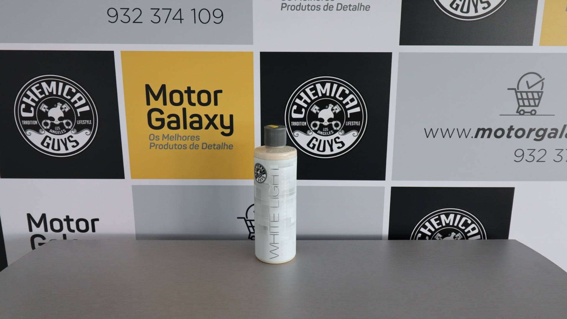 WHITE LIGHT HYBRID GLAZE & SELANTE RADIANT FINISH White Light Hybrid Glaze & Selante Radiant Finish - Image 1