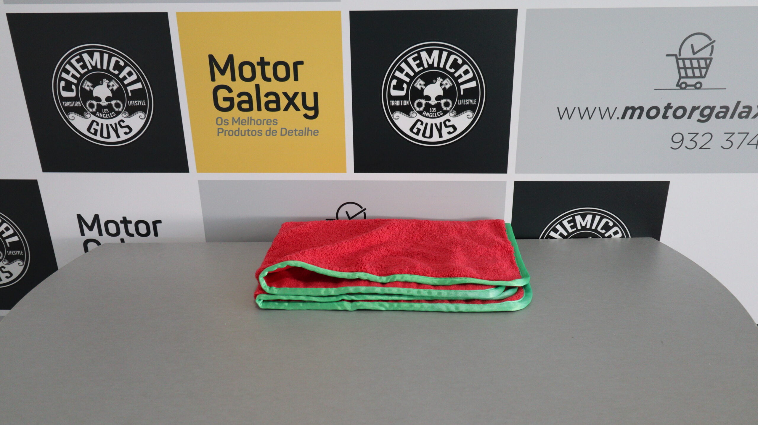 motorgalaxy.pt-CG-MIC_997_1, Fluffer Microfiber Supra Towel is a large, super absorbent, super soft microfiber towel with banded edges.1 Fluffer Microfibra Supra Toalha Larga e Super Absorvente - Image 1