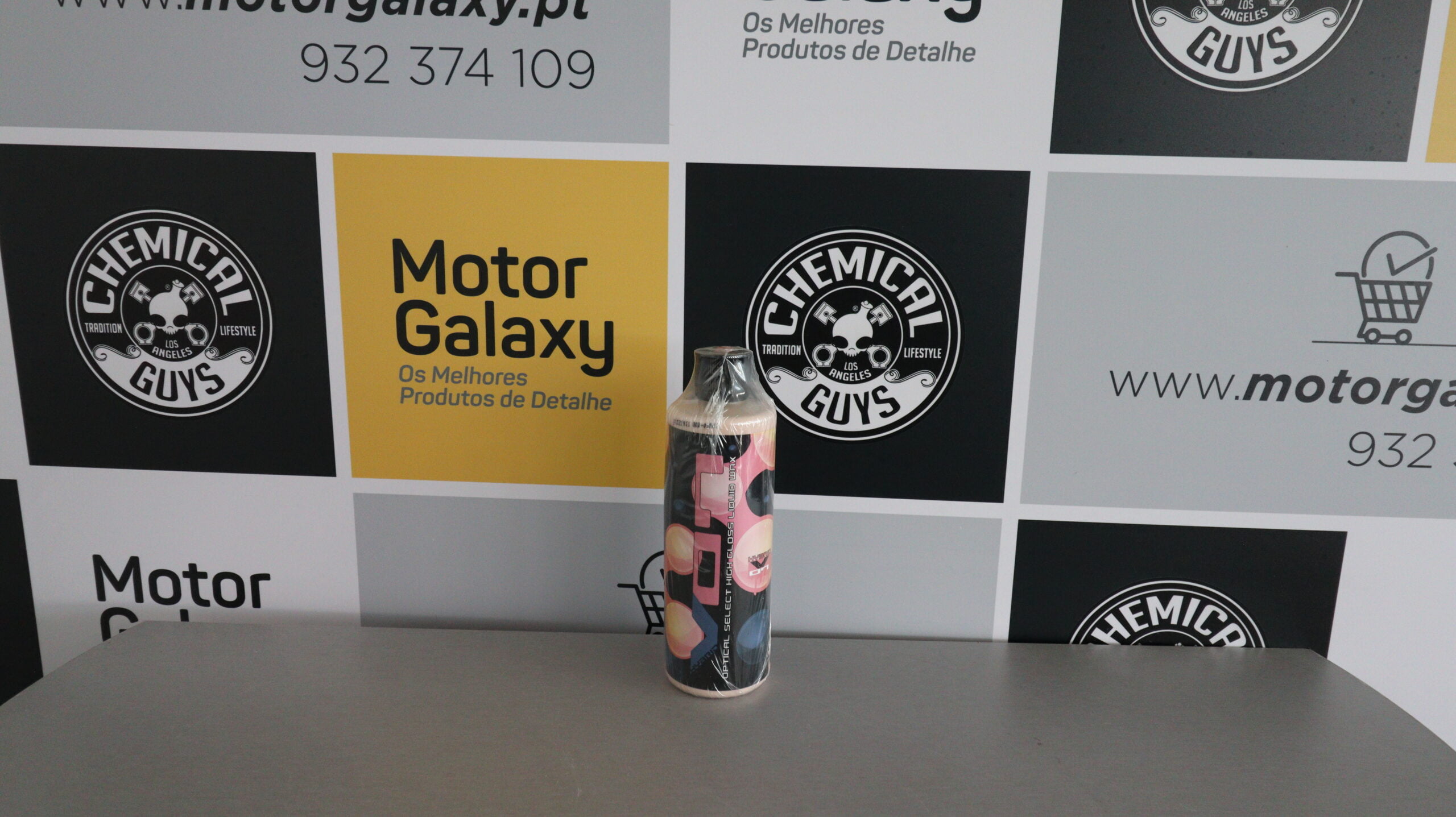 motorgalaxy.pt-ChemicalGuys-WAC807, Hybrid V7 Liquid Wax blended with synthetic wax sealant polymers to extend protection and gloss of the natural wax for months. Hybrid V07 Liquid Wax Blended with Synthetic Wax Sealant Polymers - Image 1