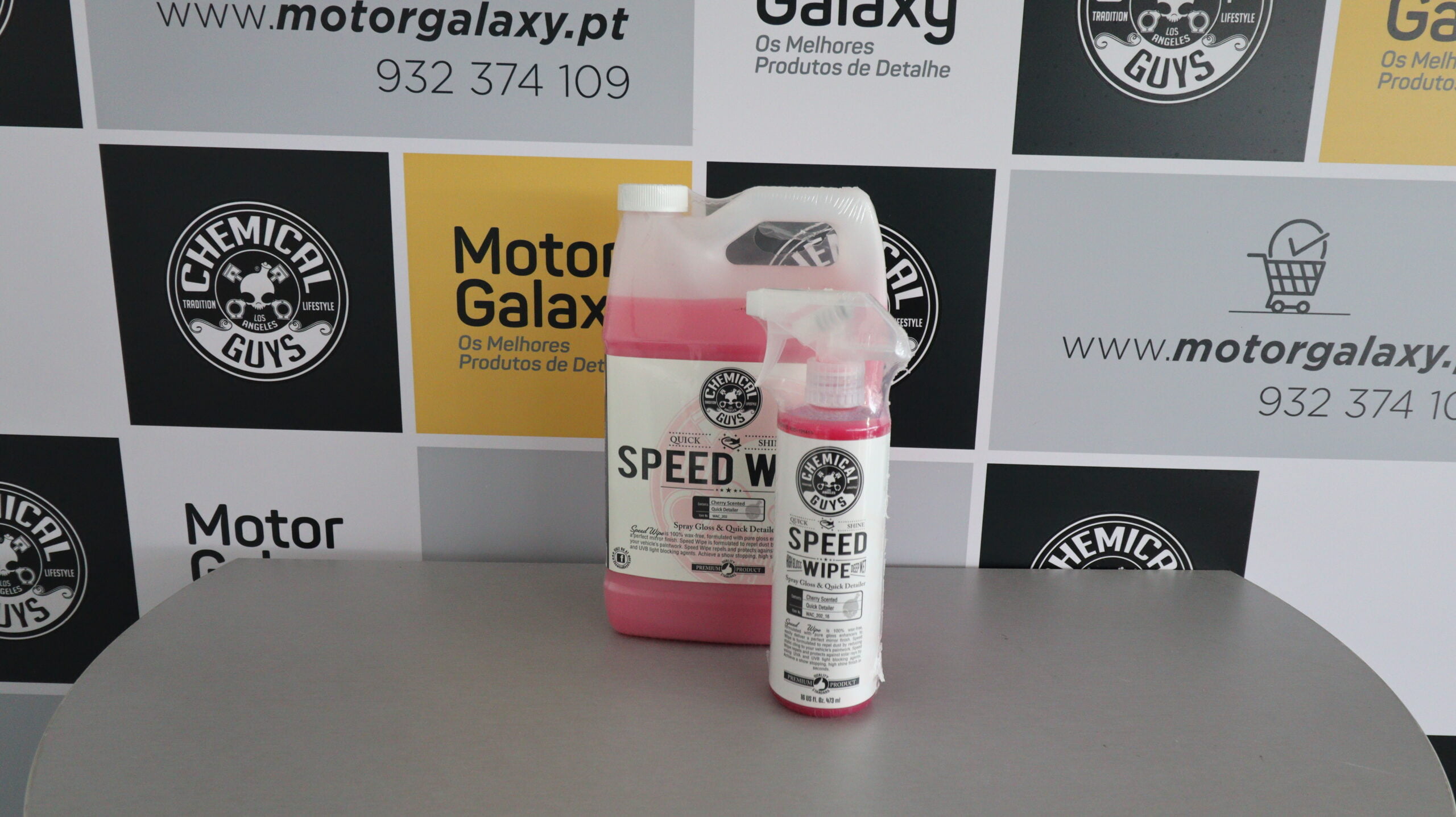 motorgalaxy.pt-ChemicalGuys-WAC_202, Speed Wipe is a gloss enhancing quick detail spray designed to deliver a static-free, wax free mirror shine in minutes.1gallonduble Speed Wipe Quick Detailer & High Shine Gloss Cherry Scente - Image 1